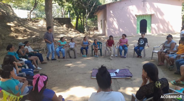Taller con jóvenes, comunidad El Limón
